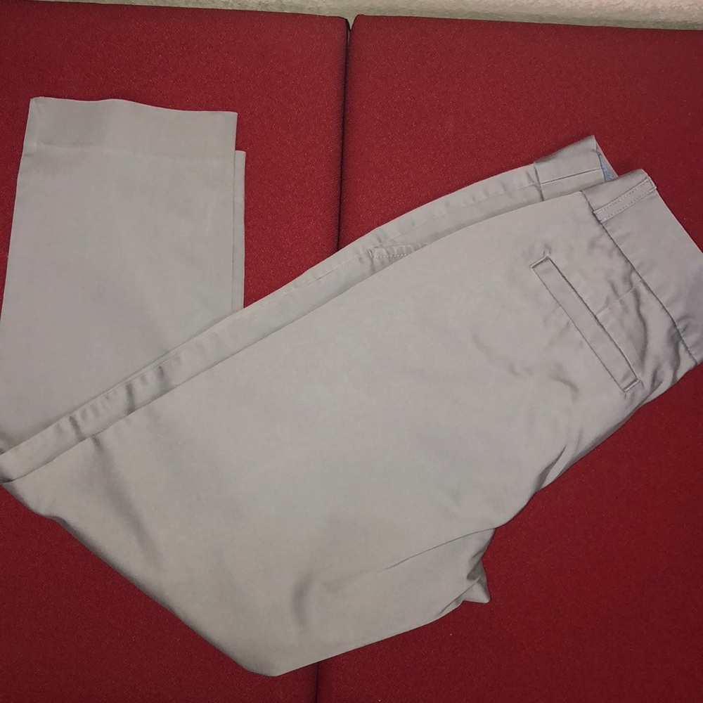 Gray Banana Republic Cropped Slacks. Gently Used